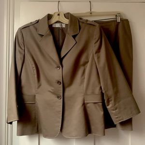 Tahari safari inspired khaki skirt suit. Size 10.